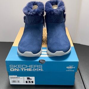Skechers Women’s On The Go City 2 Fur-Lined Boots Blue- NWB - SZ 9 1/2